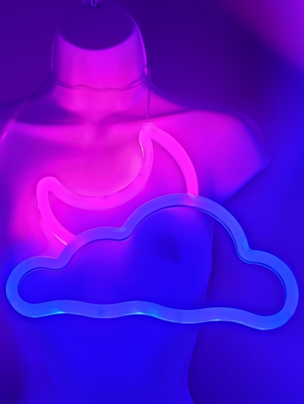 Neon Sign Crescent Moon And Cloud Light - Picture 2 of 9